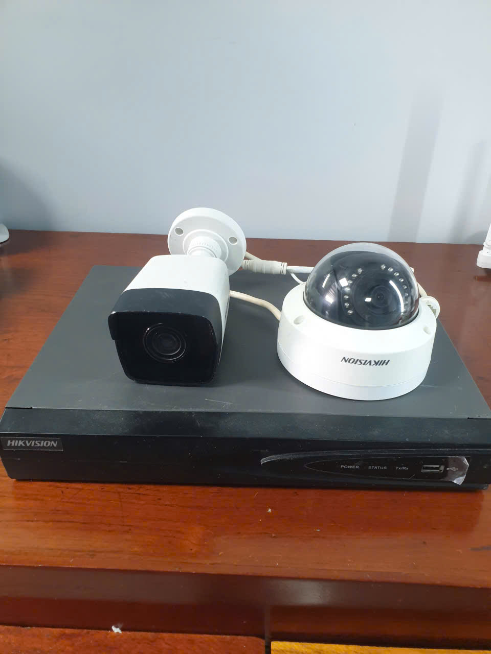 Bộ 2 camera quan sát IP Hikvision POE